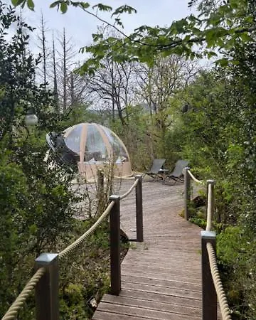 Wigwam Et Dodome Sous Les Etoiles