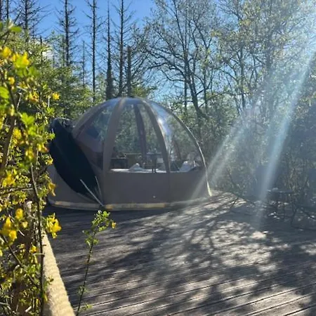Wigwam Et Dodome Sous Les Etoiles Champfromier