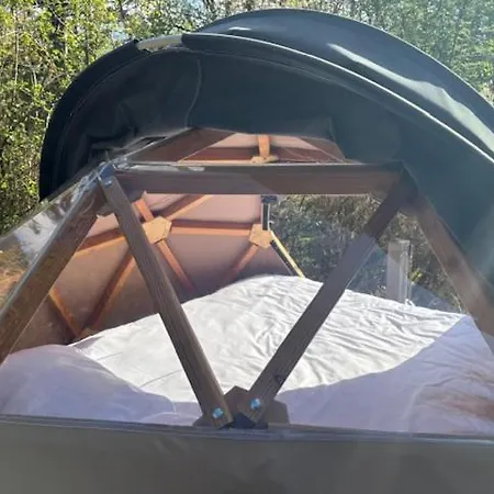 Wigwam Et Dodome Sous Les Etoiles Champfromier